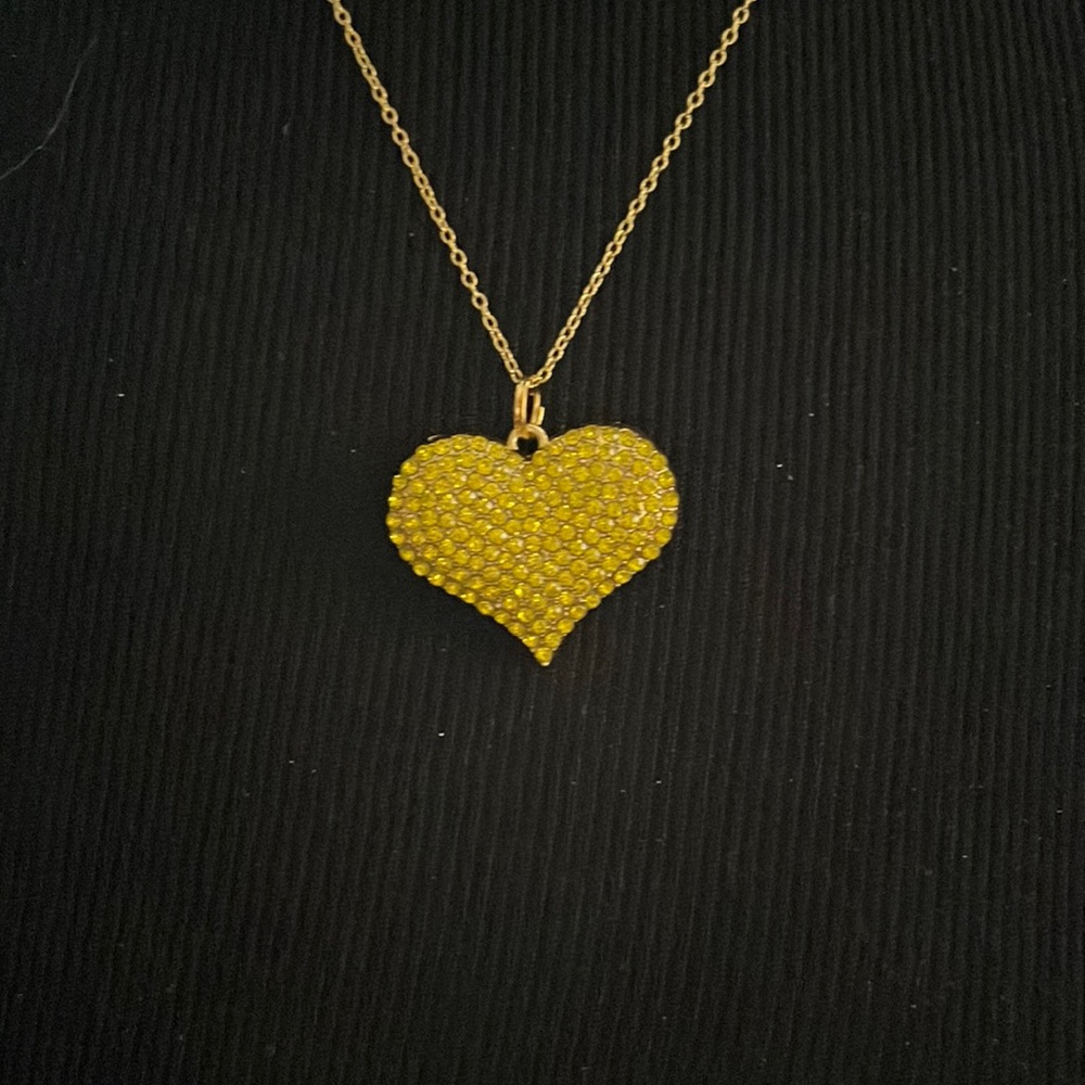 FabulouslyFitted | Full Canary Heart Rhinestone Necklace